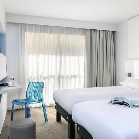 Ibis Styles Centre مينتون