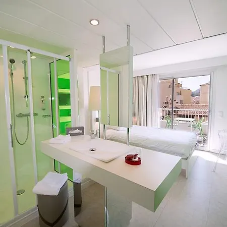 Ibis Styles Centre Hotel Mentona