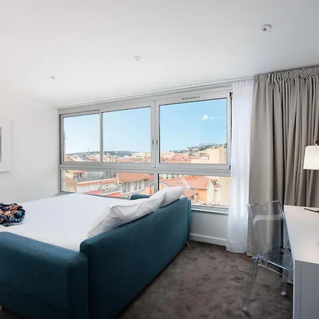 Ibis Styles Centre מנטון