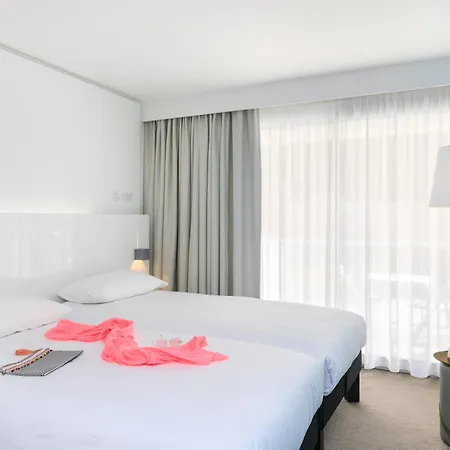 Отель Ibis Styles Centre 3*