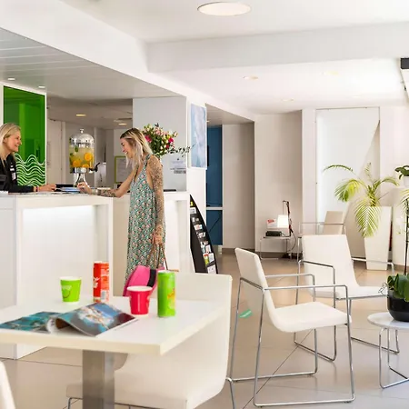 Ibis Styles Centre Готель 3*