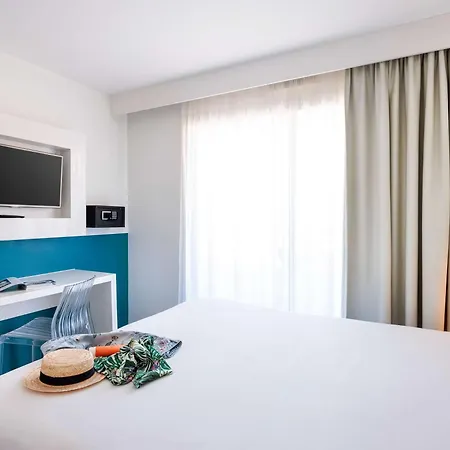 Ibis Styles Centre Hotel 3*