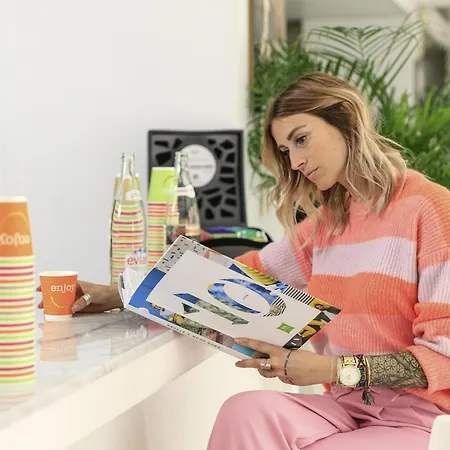 Ibis Styles Centre 3* מנטון