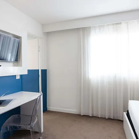 Ibis Styles Centre Отель Ментона