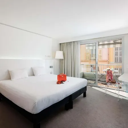 Ibis Styles Centre Ментона