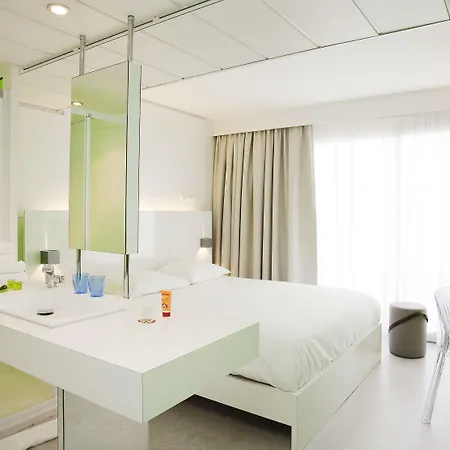 Ibis Styles Centre 3*