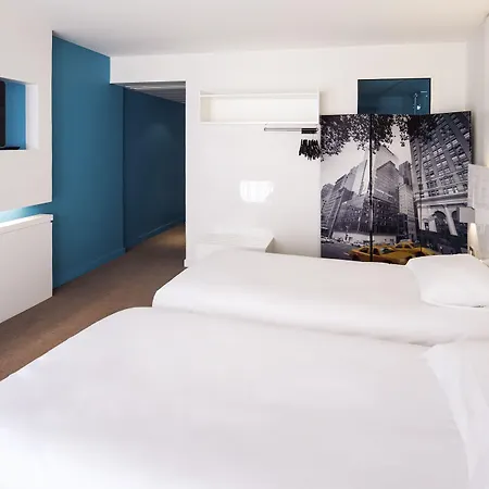 Отель Ibis Styles Centre 3*