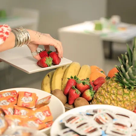 Ibis Styles Centre Отель Ментона