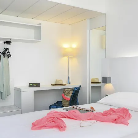 Ibis Styles Centre Hotel 3*