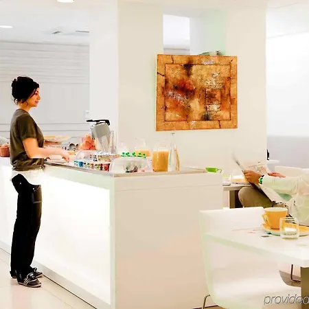 Ibis Styles Centre Hotel 3*