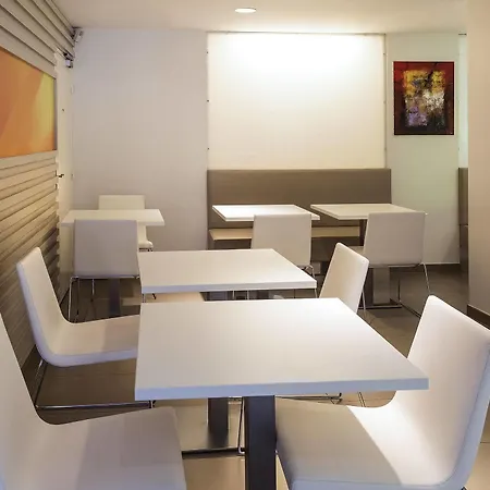 Ibis Styles Centre 호텔 3*