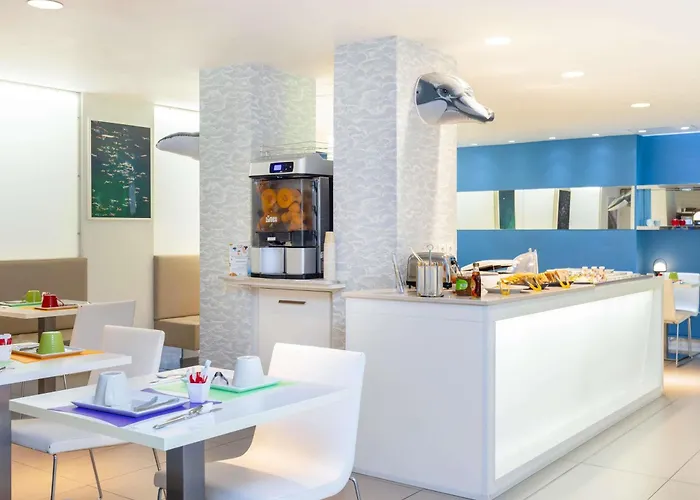 Ibis Styles Centre מלון מנטון