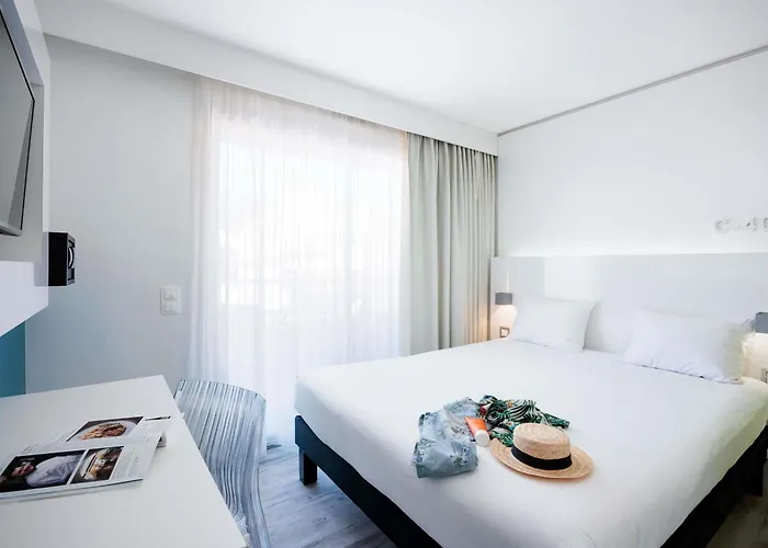 מלון Ibis Styles Centre מנטון