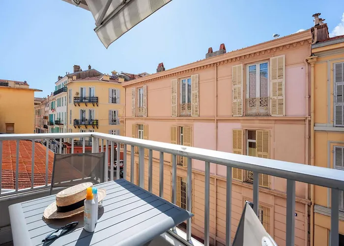 Ibis Styles Centre מנטון