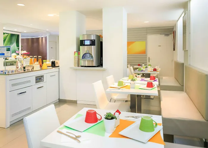 Ibis Styles Centre מלון 3*